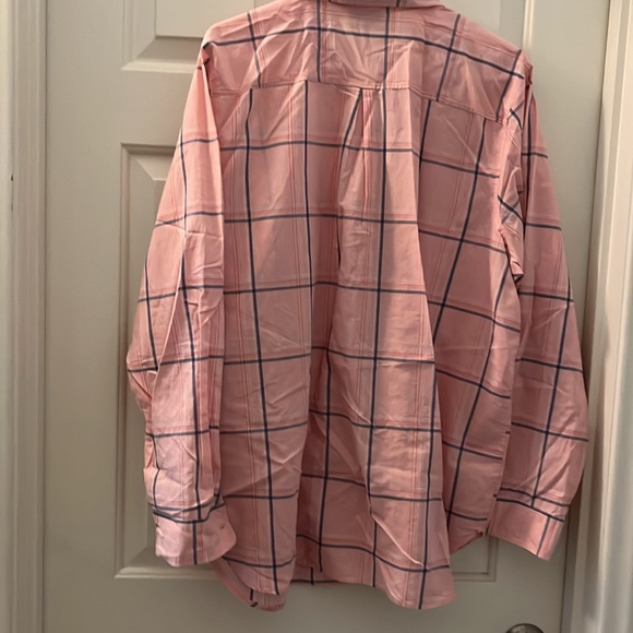 Women’s Old Navy light pink plaid cotton classic shirt - Picture 2 of 9